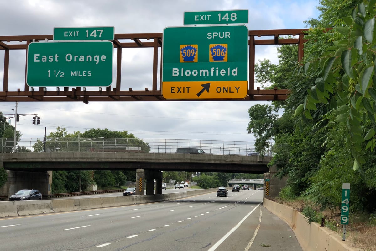 Bloomfield, NJ — 2020-07-16 09 17 14 View south along New Jersey State Route 444 (Garden State Parkway) at Exit 148 (Essex County Route 506 Spur, Essex County Route 509, Bloomfield) in Bloomfield Township, Essex County, New Jersey