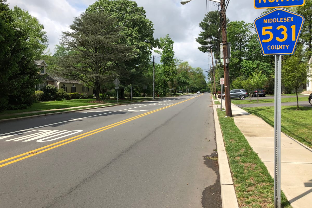 Edison, NJ — 2018-05-20 11 04 25 View north along Middlesex County Route 531 (Park Avenue) at Plainfield Road (Middlesex County Route 661) in Edison Township, Middlesex County, New Jersey
