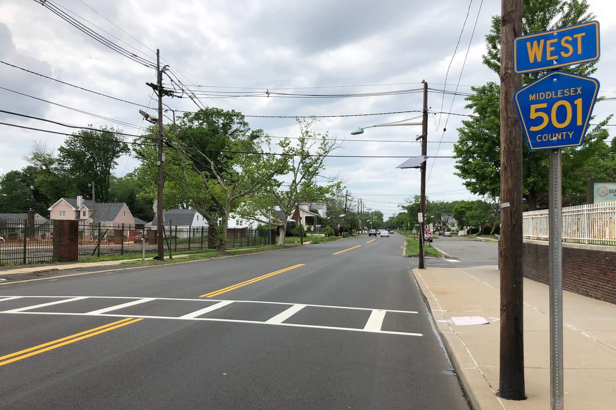 Edison, NJ — 2018-05-20 13 41 41 View west along Middlesex County Route 501 (Amboy Avenue) at Walsh Avenue in Edison Township, Middlesex County, New Jersey