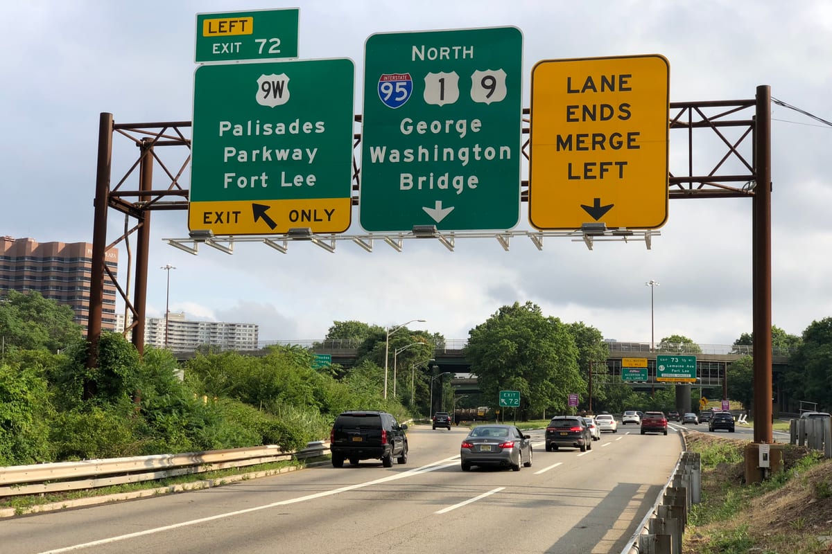 Fort Lee, NJ — 2020-07-07 17 52 43 View north along Interstate 95 (Bergen-Passaic Expressway) at Exit 72 (U.S. Route 9W, Palisades Parkway, Fort Lee) in Fort Lee, Bergen County, New Jersey