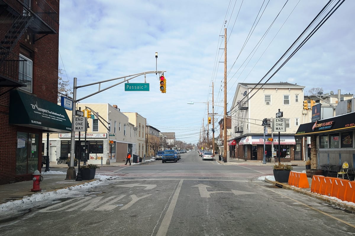 Garfield, NJ — Palisade Avenue nb at Passaic Street, Garfield, NJ, Jan. 2025