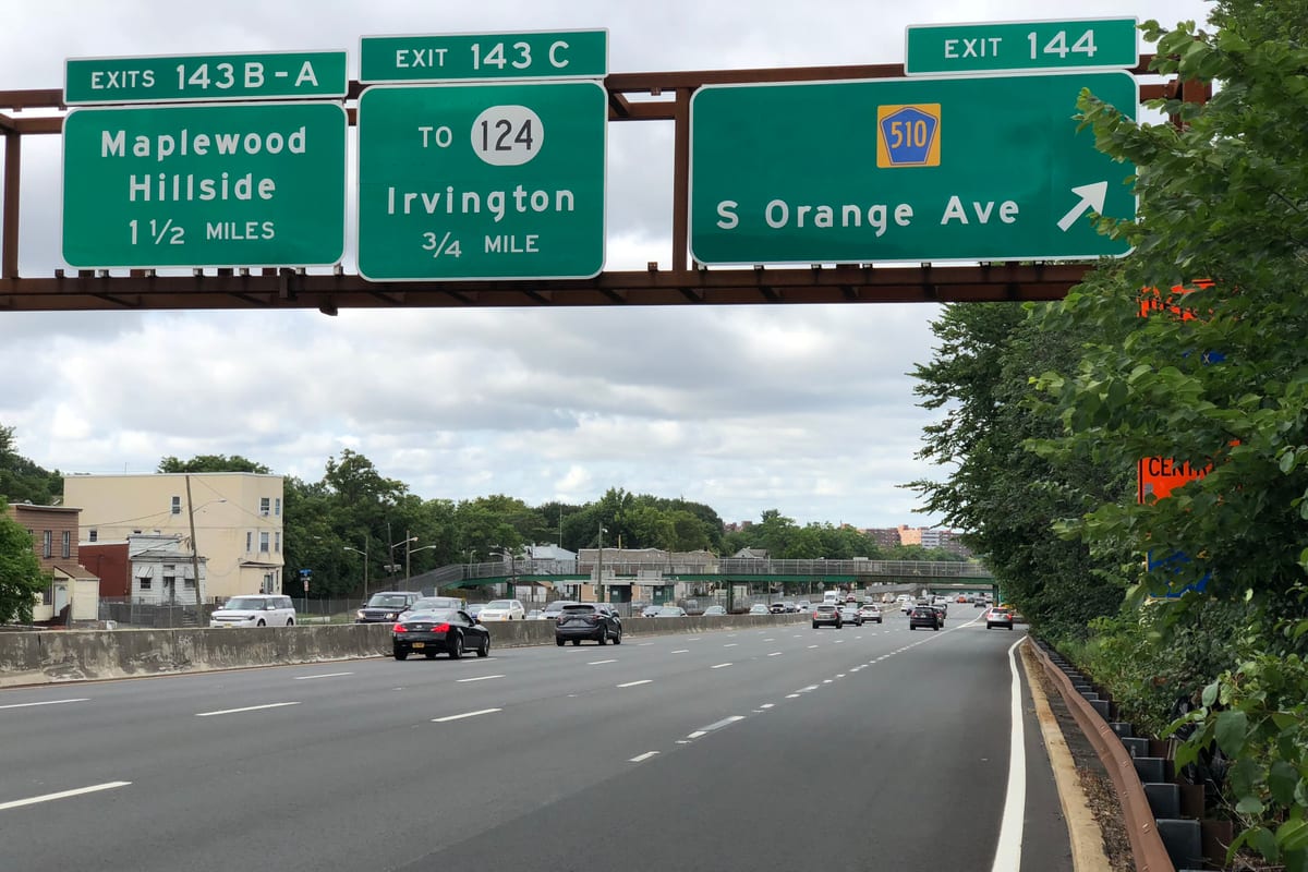 Irvington, NJ — 2020-07-16 09 31 05 View south along New Jersey State Route 444 (Garden State Parkway) at Exit 144 (Essex County Route 510, South Orange Avenue) in Irvington Township, Essex County, New Jersey