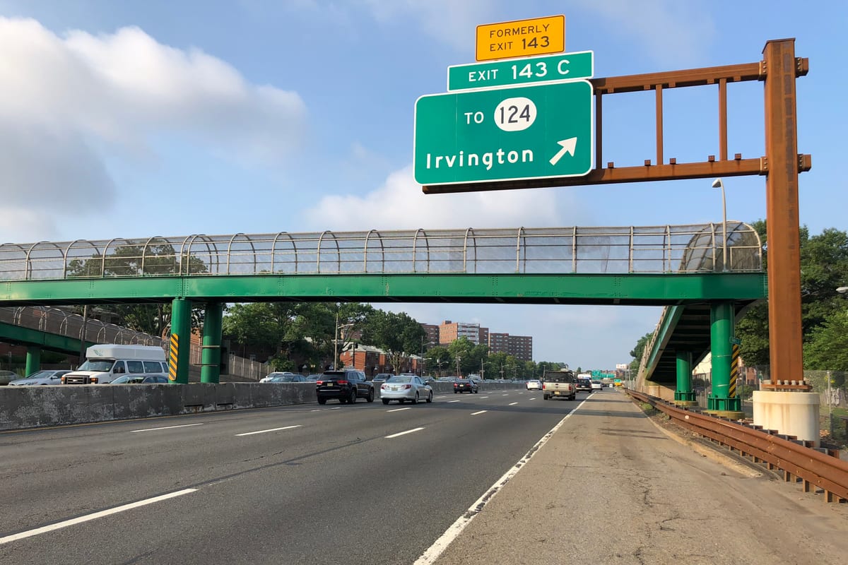 Irvington, NJ — 2018-07-17 07 50 58 View south along New Jersey State Route 444 (Garden State Parkway) at Exit 143C (To New Jersey State Route 124, Irvington) in Irvington Township, Essex County, New Jersey