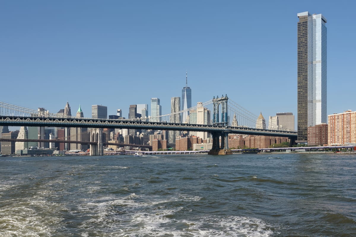 Manhattan, NY — Manhattan Bridge and One Manhattan Square, New York City, 20231001 1052 0966
