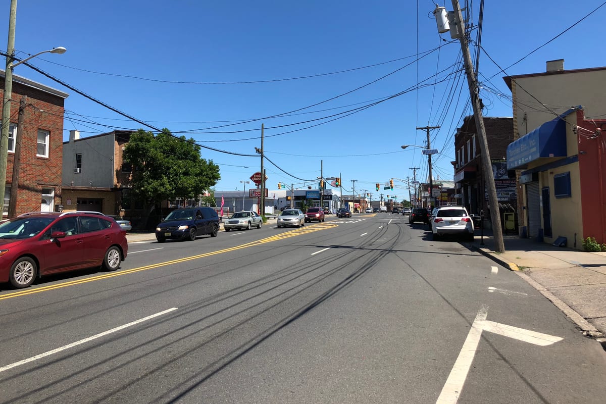 North Bergen, NJ — 2018-07-07 11 11 30 View north along Hudson County Route 501 (John F Kennedy Boulevard) at 68th Street on the border of North Bergen Township and Guttenberg in Hudson County, New Jersey