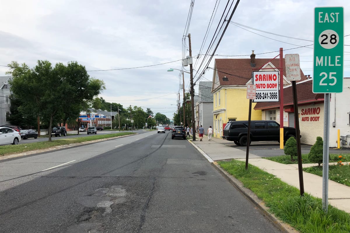 Roselle Park, NJ — 2018-06-20 17 58 08 View east along New Jersey State Route 28 (Westfield Avenue) at Sherman Avenue in Roselle Park, Union County, New Jersey