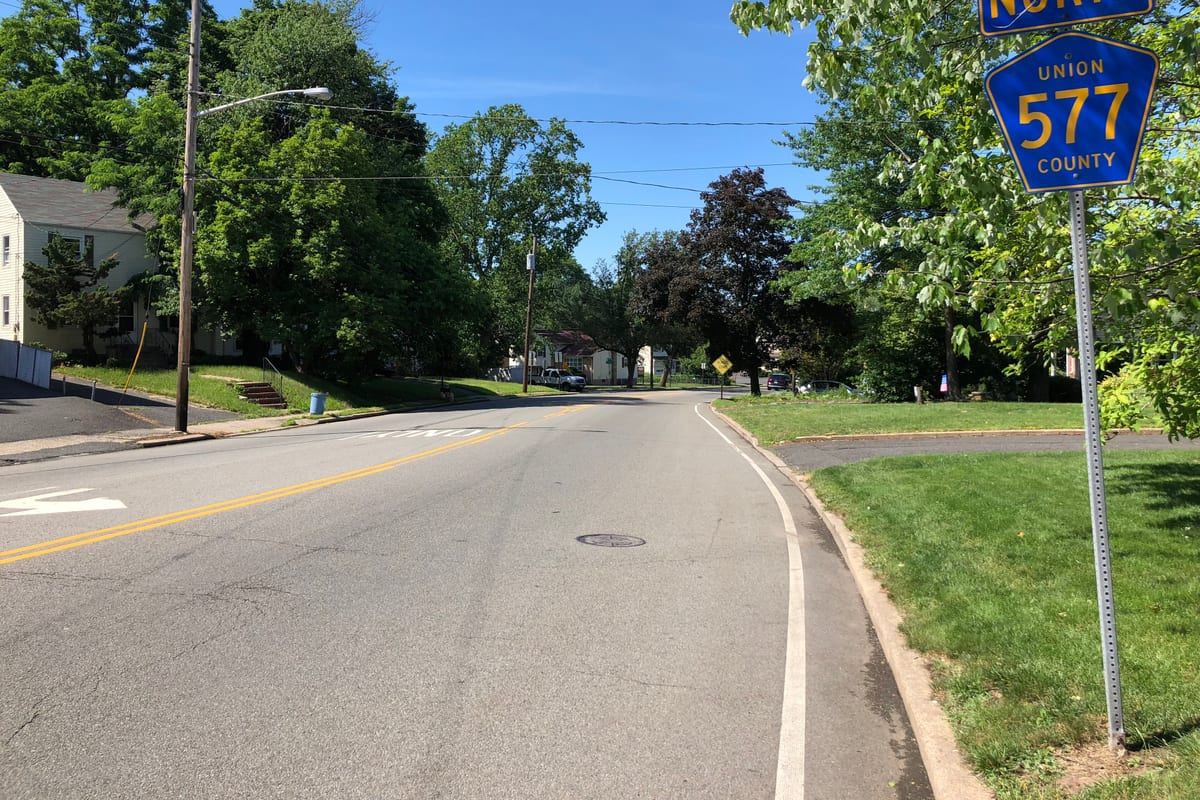 Springfield, NJ — 2018-06-21 15 46 26 View north along Union County Route 577 (Springfield Avenue) at Union County Route 659 (Hillside Avenue) in Springfield Township, Union County, New Jersey