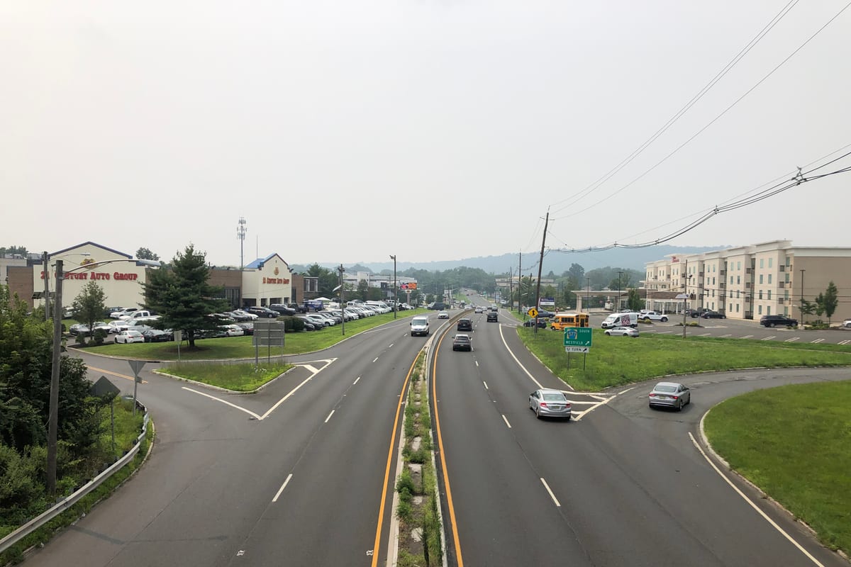 Springfield, NJ — 2021-07-20 13 55 30 View west along U.S. Route 22 from the overpass for Union County Route 577 (Springfield Avenue) in Springfield Township, Union County, New Jersey