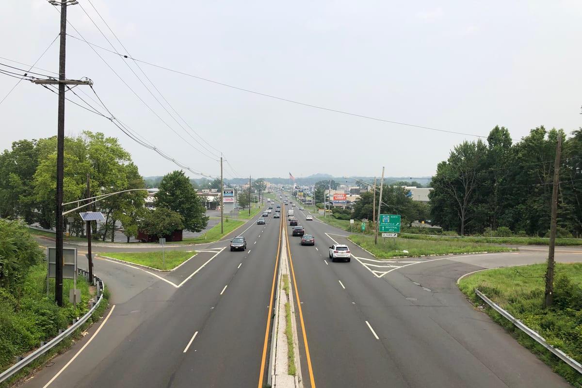 Springfield, NJ — 2021-07-20 13 56 43 View east along U.S. Route 22 from the overpass for Union County Route 577 (Springfield Avenue) in Springfield Township, Union County, New Jersey