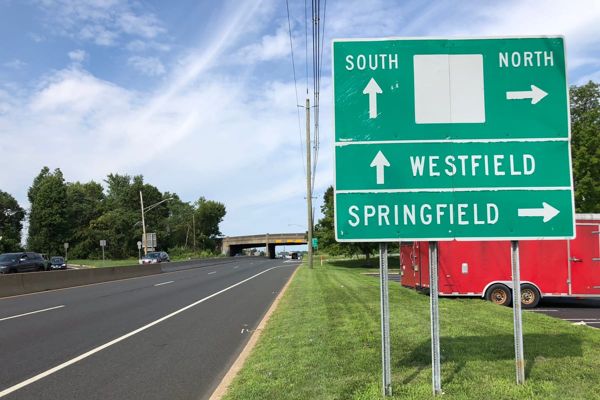 Springfield, NJ — 2020-08-15 10 07 46 View west along U.S. Route 22 at the exit for Union County Route 577 NORTH (Springfield) in Springfield Township, Union County, New Jersey