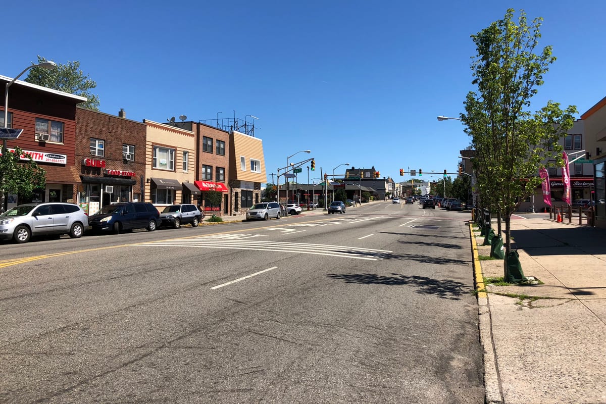 Union City, NJ — 2018-07-07 10 46 26 View north along Hudson County Route 501 (John F Kennedy Boulevard) at 7th Street on the border of North Bergen Township and Union City in Hudson County, New Jersey