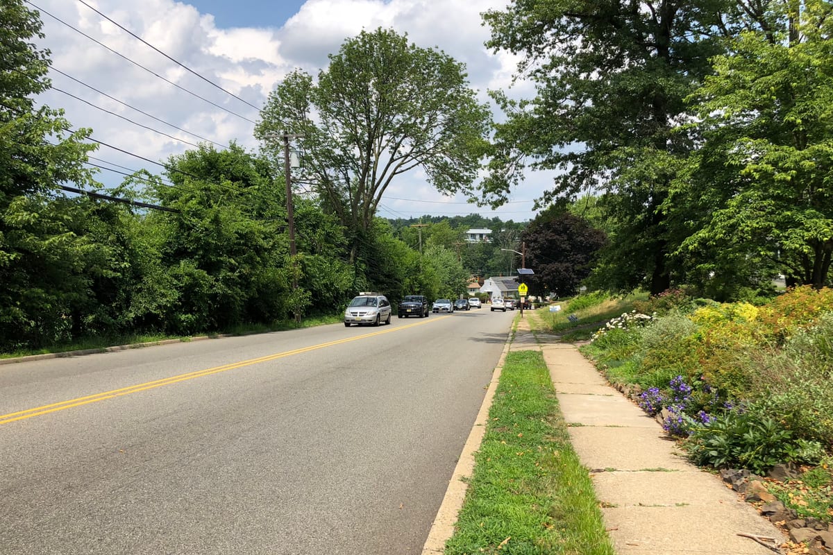 Verona, NJ — 2018-07-17 13 45 42 View north along Essex County Route 577 (Mount Prospect Avenue) at Summit Road in Verona Township, Essex County, New Jersey