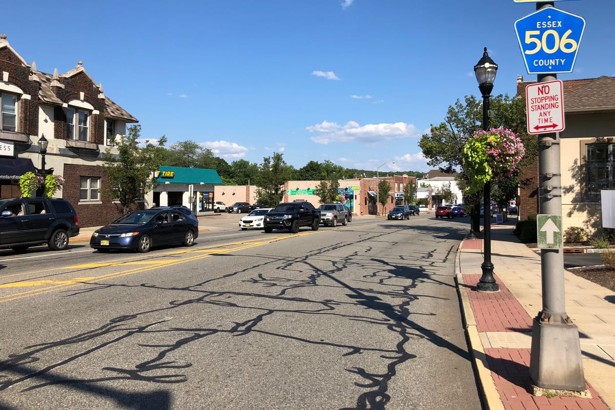 Verona, NJ — 2018-07-18 16 54 56 View east along Essex County Route 506 (Bloomfield Avenue) at Essex County Route 637 (Fairview Avenue) in Verona Township, Essex County, New Jersey