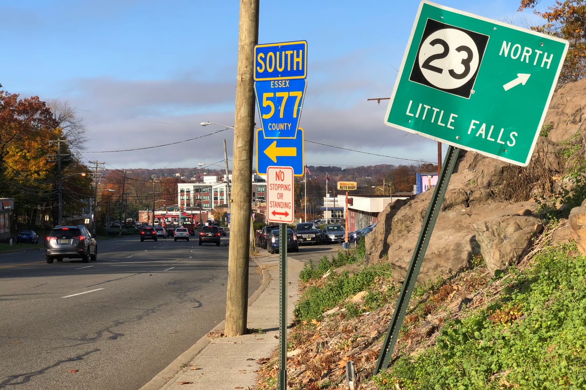 Verona, NJ — 2020-11-10 08 44 35 View west along Essex County Route 506 (Bloomfield Avenue) at New Jersey State Route 23 (Pompton Avenue) and Essex County Route 577 (Mount Pleasant Avenue) in Verona Township, Essex County, New Jersey