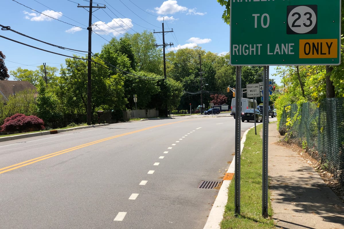 Wayne, NJ — 2021-05-14 11 48 13 View west along Passaic County Route 504 (Alps Road) just east of Passaic County Route 705 (Ratzer Road) and Passaic County Route 670 (Alps Road) in Wayne Township, Passaic County, New Jersey