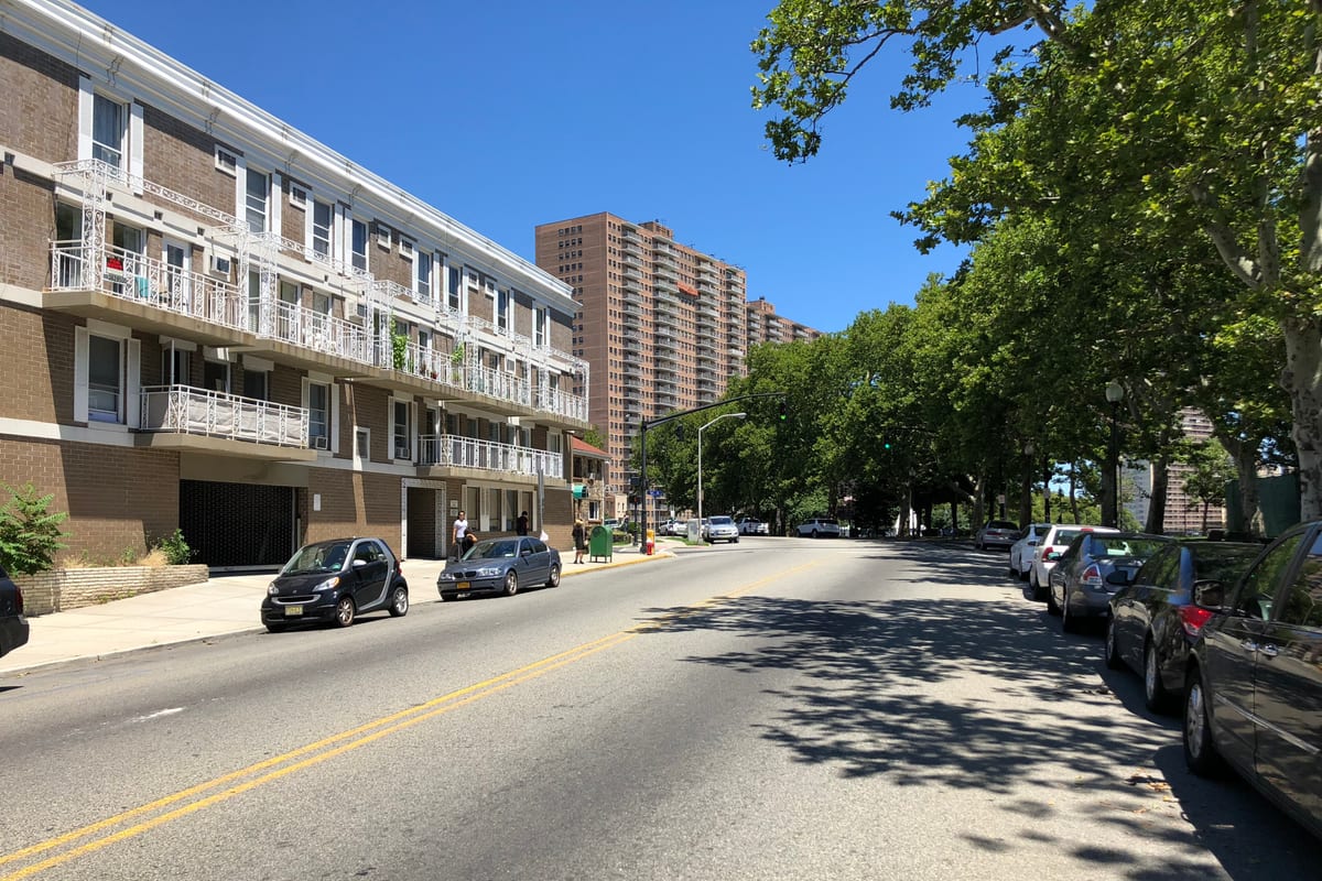 West New York, NJ — 2018-07-07 12 23 03 View north along Hudson County Route 505 (John F Kennedy Boulevard East) between 51st Street and 54th Street in West New York, Hudson County, New Jersey